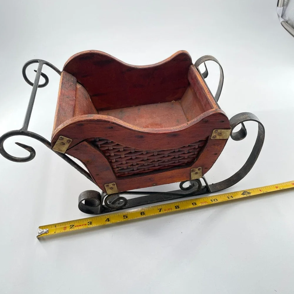 Vintage Wrought Iron and Wood Decorative Christmas Sleigh Wicker Centerpiece 12